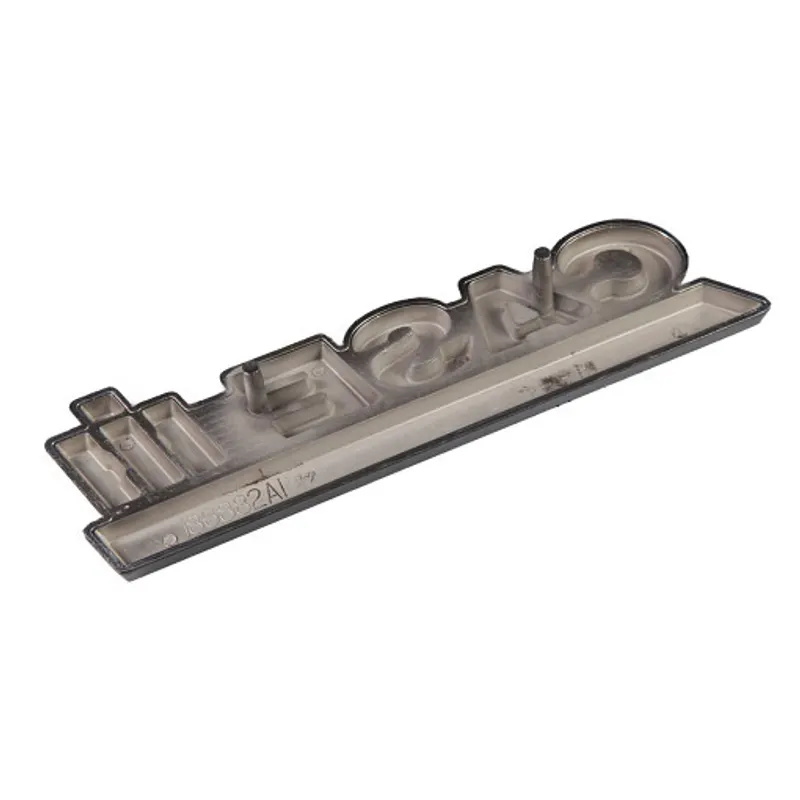 Peça código OEM 186882A1 — Emblema Case/IH