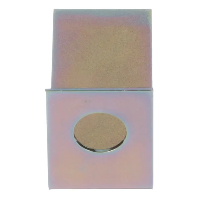 Peça código OEM 84075251 — Suporte de apoio - 93 mm C x 45 mm A
